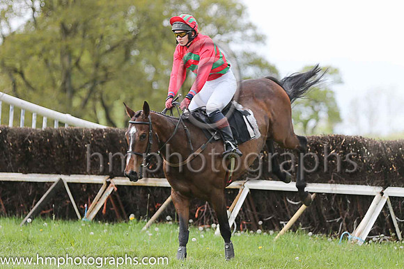 02nd FOLDUF and Ms S Larkin ( 1 , RED,emerald green chevrons; red sleeves; red  emerald green striped cap ) Trainer: Martina Dempsey,, Owner : Racing Club CAFRE (Enniskillen)