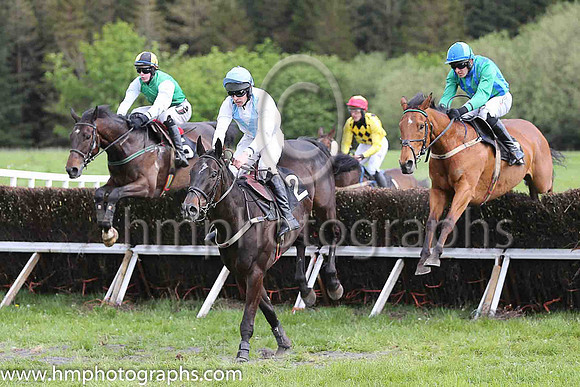 01st CHAMPIONE and M J O'Hare ( 2 , WHITE,light blue chevron; white sleeves; light blue cap ) Trainer: J.G. Cosgrave,, Owner : J.G. Cosgrave