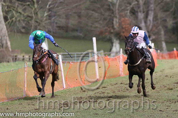 01st MOLLYKING? and M J O'Hare ( 17 , PINK; blue sleeves; pink  blue striped cap ) Trainer: J.G. Cosgrave,, Owner : Fred Mackey