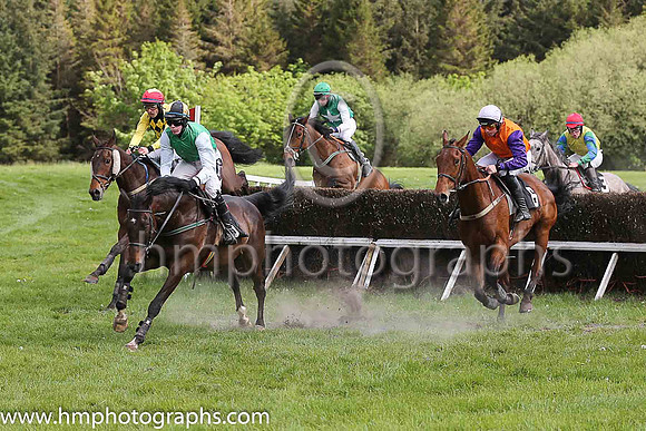 PU DALE BOY and H D Dunne ( 5 , GREEN; white sleeves; black  gold qtd cap ) Trainer: J. Woods,, Owner : J. Woods