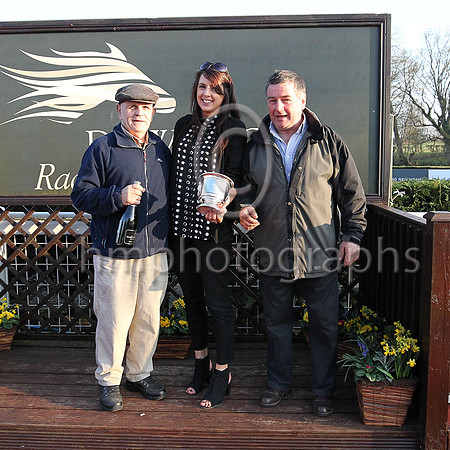 01st Pointview Gale ( 5 , black and red halved ) and A.J. Fox (7) - Trainer : Liam Lennon - Owner : P. Heaney