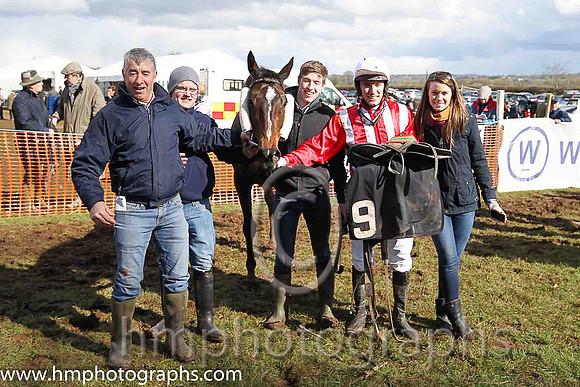 01st ANSEANACHAI CLISTE and M McConville ( 9 , RED  WHITE STRIPES; red, plain sleeves; white cap ) Trainer: Stephen McConville,, Owner : Michael McConville