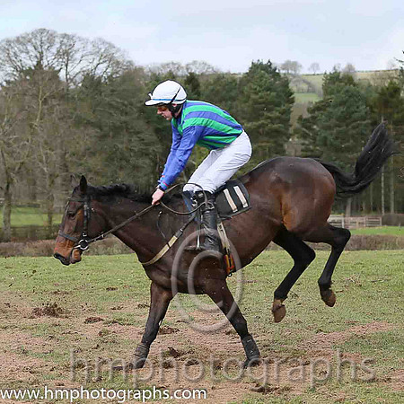 CITY BREAK and A J Fox ( 11 ,Antrim (H)?- DARK BLUE  EMERALD GREEN STRIPES; dark blue sleeves; white cap ) Trainer: Ann Hunter,, Owner : Ann Hunter