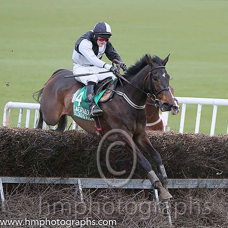 02nd CABRAGH and G S Quinn ( 4 ,Antrim (H) - BLACK  WHITE QTD; black,white hlvd sleeves; white cap ) Trainer: Colin S. McKeever,, Owner : W.W. Dennison