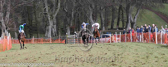 01st MOLLYKING? and M J O'Hare ( 17 , PINK; blue sleeves; pink  blue striped cap ) Trainer: J.G. Cosgrave,, Owner : Fred Mackey