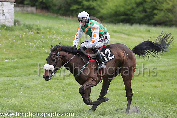 OU VALSHAN TIME and H D dunne ( 12 , EMERALD GREEN,orange spots; white,orange spots sleeves; emerald green cap ) Trainer: Donnchadh Doyle,, Owner : Monbeg, Syndicate