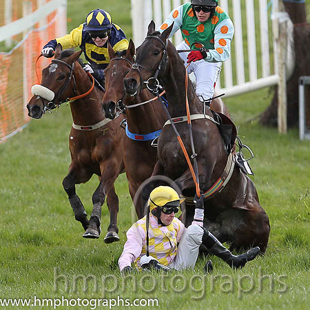 STORM HOME and M J O'Hare ( 11 , PINK  YELLOW CHECK; pink sleeves; yellow cap ) Trainer: Warren Ewing,, Owner : Warren Ewing