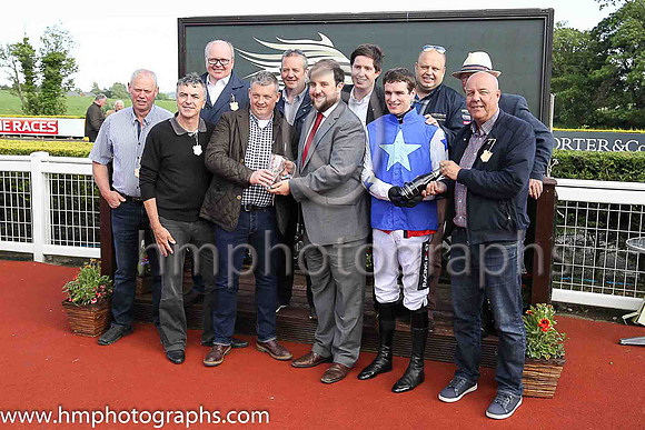 01st Listen Dear and Danny Mullins, trainer W P Mullins, Owner - Supreme Horse Racing Club