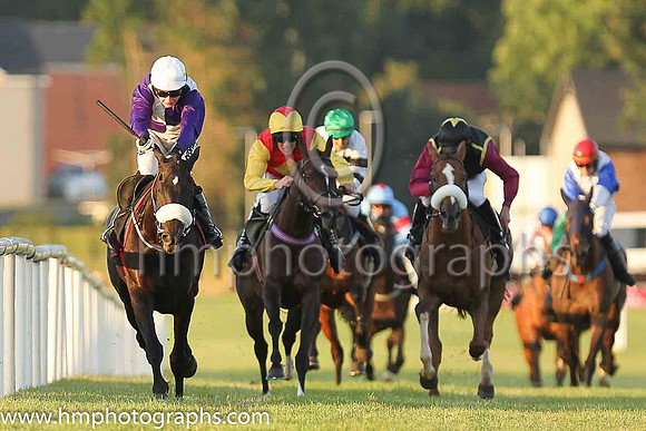 01st Robin Des Mana (5, purple and white qtrd) and Ms N Carberry, trainer Gordon Elliott, Owner T Howley Jnr