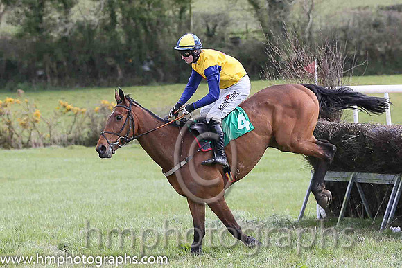 04th BRINDACIER FATAL (FR) and J C Barry ( 4 , YELLOW,red diamond; dark blue, plain sleeves; yellow  dark blue qtd cap ) Trainer: V.L. Halley,, Owner : Sarah Keane