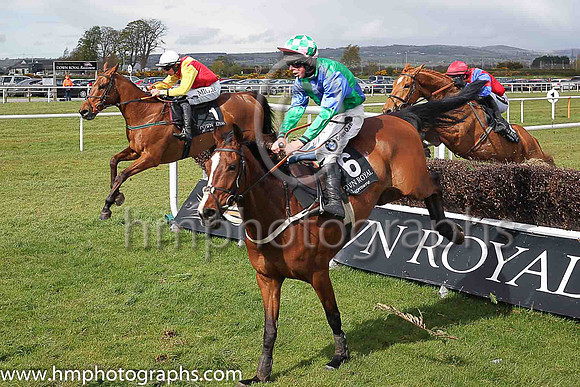 06th Stoughan Cross ( 6 , emerald green and royal blue qtrd ) and A E Lynch - Trainer : T Gibney - Owner : Moynalty Partnership