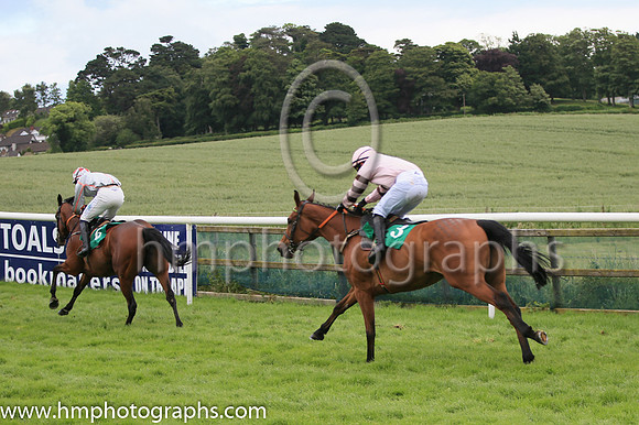 08th Mustameet Secret (6 ,grey, red seams ) Jockey: Mr E Finegan(7) ,Trainer: Hugh Paul Finegan