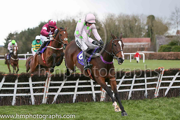 01st Vroum Vroum Mag ( 6 , pink, light green spots, and cap ) and R Walsh - Trainer : W P Mullins