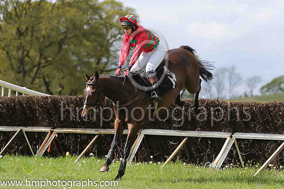 02nd FOLDUF and Ms S Larkin ( 1 , RED,emerald green chevrons; red sleeves; red  emerald green striped cap ) Trainer: Martina Dempsey,, Owner : Racing Club CAFRE (Enniskillen)