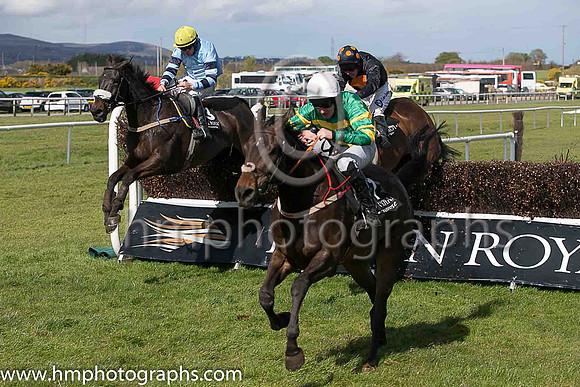 02nd Elegant Statesman ( 1 , emerald green orange hooped ) and J S McGarvey - Trainer : H de Bromhead - Owner : John P McManus