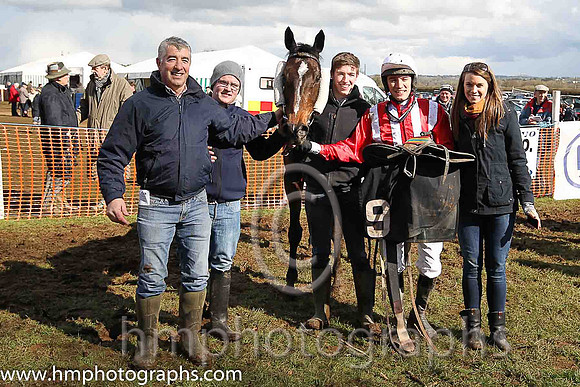 01st ANSEANACHAI CLISTE and M McConville ( 9 , RED  WHITE STRIPES; red, plain sleeves; white cap ) Trainer: Stephen McConville,, Owner : Michael McConville