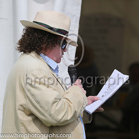 Johnny McCoy announcer at the Fermanagh Harriers Hunt P2P at Necarne