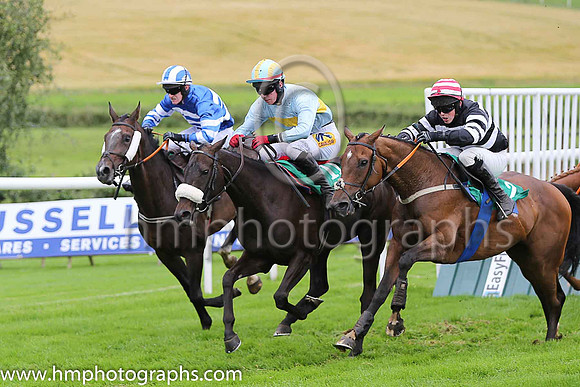 01st Tb Broke Her and D Meyler ( 11 , light blue, yellow hoop ) Trainer - A L T Moore