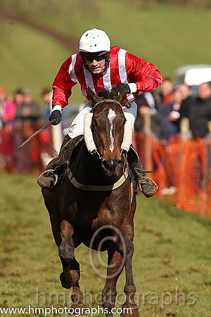 01st ANSEANACHAI CLISTE and M McConville ( 9 , RED  WHITE STRIPES; red, plain sleeves; white cap ) Trainer: Stephen McConville,, Owner : Michael McConville