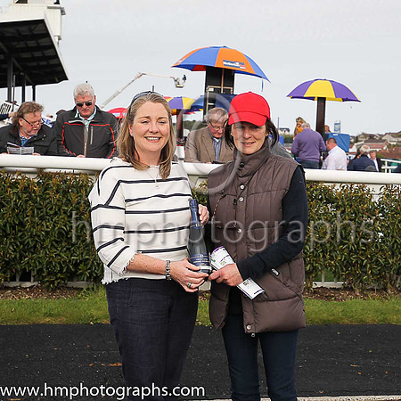01st Tsundoku ( 7 , purple, large red spots ) and D E Mullins - Trainer : Ms M Mullins - Owner : Ms Aileen Lynam