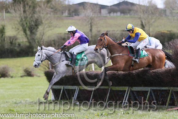 01st CORSKEAGH EXPRESS and N McParlan ( 5 , PURPLE,pink diamond; pink,purple diamonds sleeves; white cap,purple star ) Trainer: Mark Michael McNiff,, Owner : Racing Club Queen Maeve