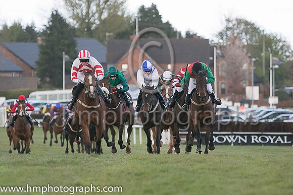 01st Third Estate ( 11 , white and red chevrons ) and Mr L J McGuinness - Trainer : Nigel Thomas Slevin - Owner : Camillus Slevin