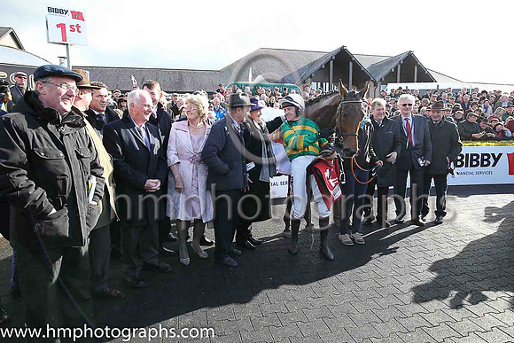 01st CARLINGFORD LOUGH ( 1 , emerald green and orange hoops ) and Barry Geraghty - Trainer : John E Kiely