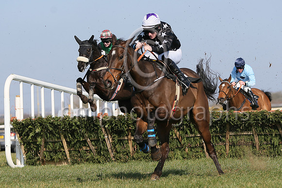 01st Mount Beckham ( 12 , black, white stars ) and S.W. Flanagan - Trainer : Miss Clare Louise Cannon - Owner : G.N. Cannon