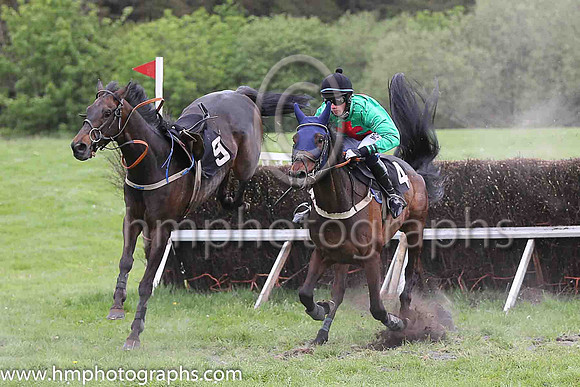 PU CLOONKEEN BOY and P J Cawley ( 4 , GREEN,red cross of lorraine; green sleeves; blue cap ) Trainer: Fintan B. McGrath,, Owner : Alan Gallagher