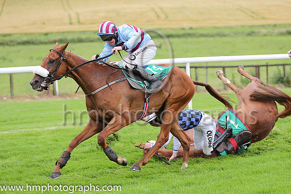Fell Galveston and J W Kennedy ( 1 , royal blue and black check ) Trainer - G Elliott