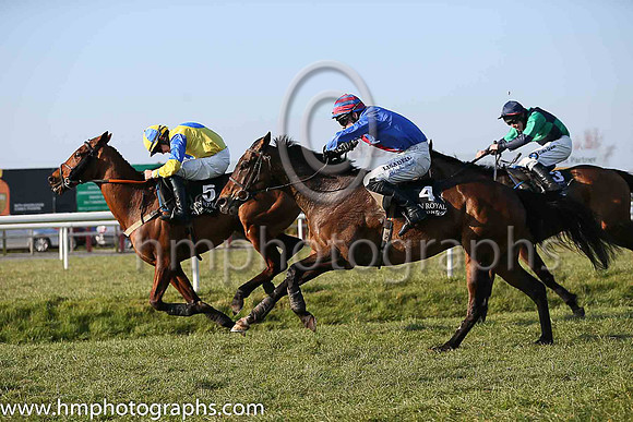 01st Kylestyle ( 4 , blue, red panel ) and G.N. Fox (3) - Trainer : F. Flood - Owner : John Nestor