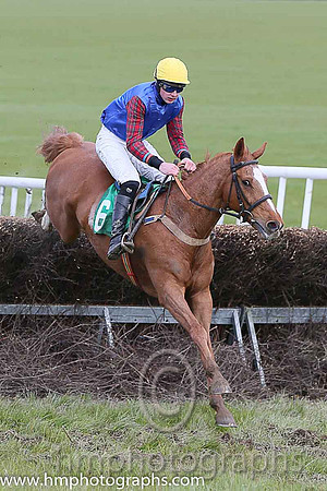 01st I'M AN IZZ WIZZ and A J Fox ( 6 , BLUE; tartan sleeves; gold cap ) Trainer: Liam Lennon,, Owner : John Turner