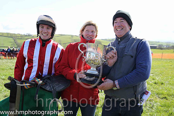 01st ANSEANACHAI CLISTE and M McConville ( 4 , RED  WHITE STRIPES; red, plain sleeves; white cap ) Trainer: Stephen McConville,, Owner : Michael McConville