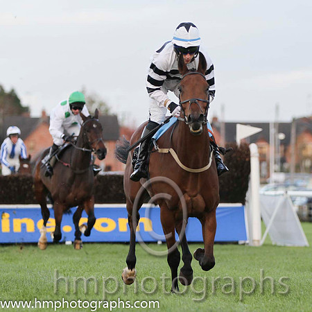 01 Decade Player & E J O'Connell - winner (8, white and black hoops ) - FT8E0157-15