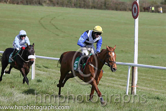 01st KINNACALLY and J C Barry ( 5 ,Antrim (H) - BLACK,white cross belts; blue sleeves; yellow cap ) Trainer: Paul McAleese,, Owner : William Logan