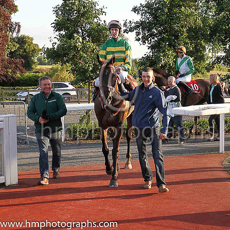 01st Elegant Statesman (7, emerald green and orange hooped) and Mark Walsh, trainer Henry De Bromhead. Owner John P McManus