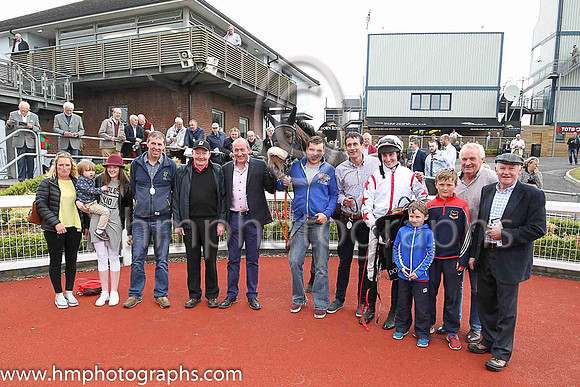 01st Wakea (4, white, red seams) and J C Barry, Trainer Karl Thornton, Owner Gary Ryan