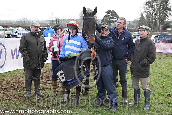01st BRIDGE END? and N McParlan ( 6 ,Antrim (H)?- BLUE  WHITE HOOPS; blue, plain sleeves; orange cap,white spots ) Trainer: I. R. Ferguson,, Owner : Ferguson Jane  Paul