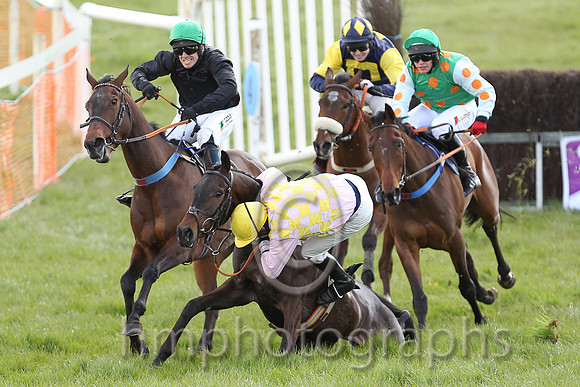 STORM HOME and M J O'Hare ( 11 , PINK  YELLOW CHECK; pink sleeves; yellow cap ) Trainer: Warren Ewing,, Owner : Warren Ewing