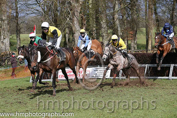 SIXTEEN AGAIN and M J O'Hare ( 7 , YELLOW,black chevron; yellow, plain sleeves; white  yellow check cap ) Trainer: B.P. Galvin,, Owner : Noreen Galvin