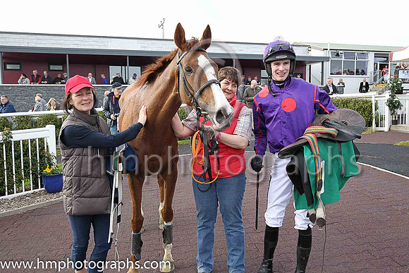 01st Tsundoku ( 7 , purple, large red spots ) and D E Mullins - Trainer : Ms M Mullins - Owner : Ms Aileen Lynam
