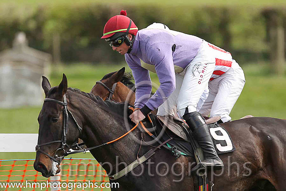 01st KAISER BLACK and J j Codd ( 19 , PURPLE,yellow diamond; purple, plain sleeves; red cap ) Trainer: P.M.J. Doyle,, Owner : Mary Doyle