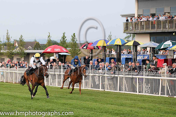 01st Duckweed (3, black and white diabolo,white sleeves, yellow cap) and Mark Bolger, Trainer Mrs John Harrington, Owner Kieran Guinness