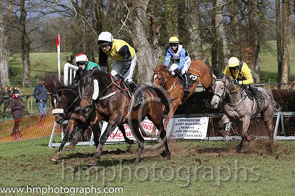 01st KINNACALLY and J C Barry ( 3 , BLACK,white cross belts; blue sleeves; yellow cap ) Trainer: Paul McAleese,, Owner : William Logan