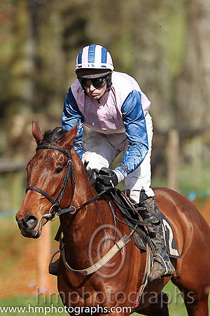 CLONDAW FRISBY and M J O'Hare ( 12 , PINK; blue, plain sleeves; pink  blue striped cap ) Trainer: J.G. Cosgrave,, Owner : Racing Carnglave