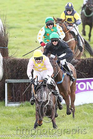 STORM HOME and M J O'Hare ( 11 , PINK  YELLOW CHECK; pink sleeves; yellow cap ) Trainer: Warren Ewing,, Owner : Warren Ewing