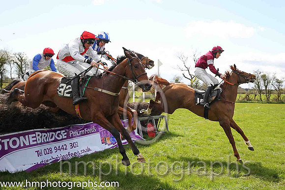 01st NATTER JACK CROAK and J J Codd ( 32 , EMERALD GREEN,yellow epaulettes; emerald green sleeves; emerald green cap,yellow star ) Trainer: Denis Paul Murphy,, Owner : P.G. Coffey