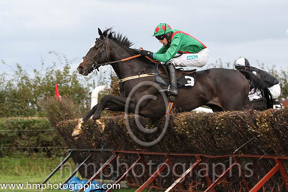 01 Chosen Dream & S Clements - winner (3, emerald green, red braces) - FT8E8370-e2-81