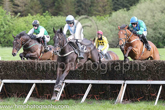 01st CHAMPIONE and M J O'Hare ( 2 , WHITE,light blue chevron; white sleeves; light blue cap ) Trainer: J.G. Cosgrave,, Owner : J.G. Cosgrave