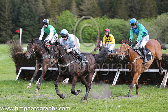 02nd IS THIS IT and B O'Neill ( 7 , EMERALD GREEN  ROYAL BLUE STRIPES; emerald green sleeves; emerald green  royal blue qtd cap ) Trainer: Cathy Hanna,, Owner : Samuel Hanna
